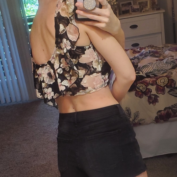 Floral lace print crop top with ruffle sleeve - Picture 5 of 5